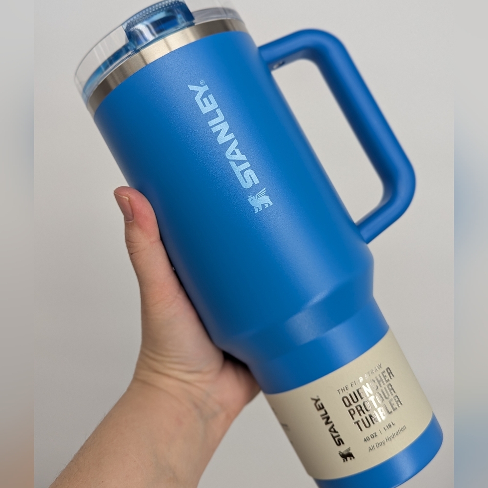 NEW STANLEY cup The Quencher protour flip straw Tumbler 40 Oz Azure 💙 Blue
